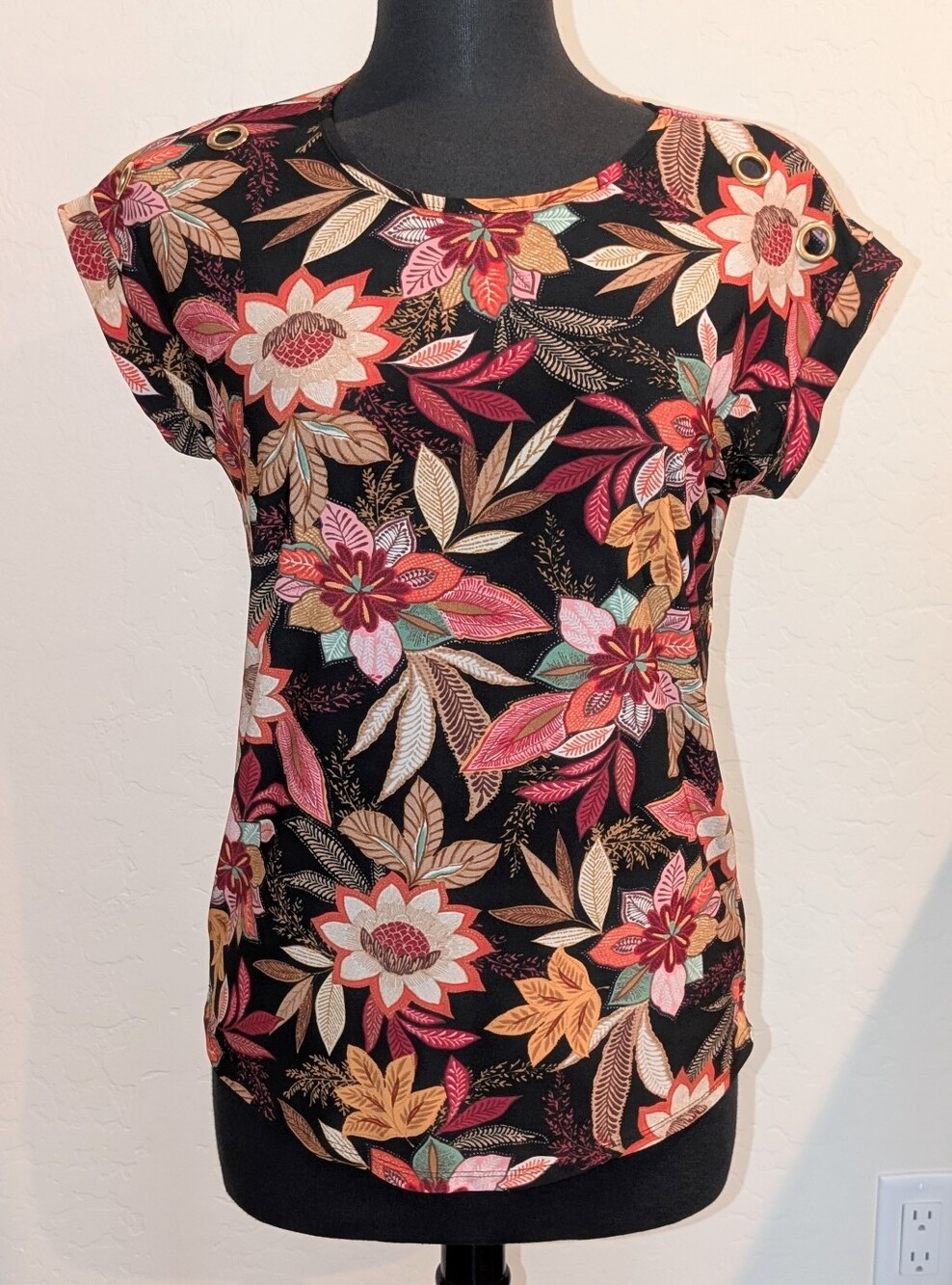 Sweet Violet Bright Large Floral Pattern Soft Stretch Top Blouse Size S